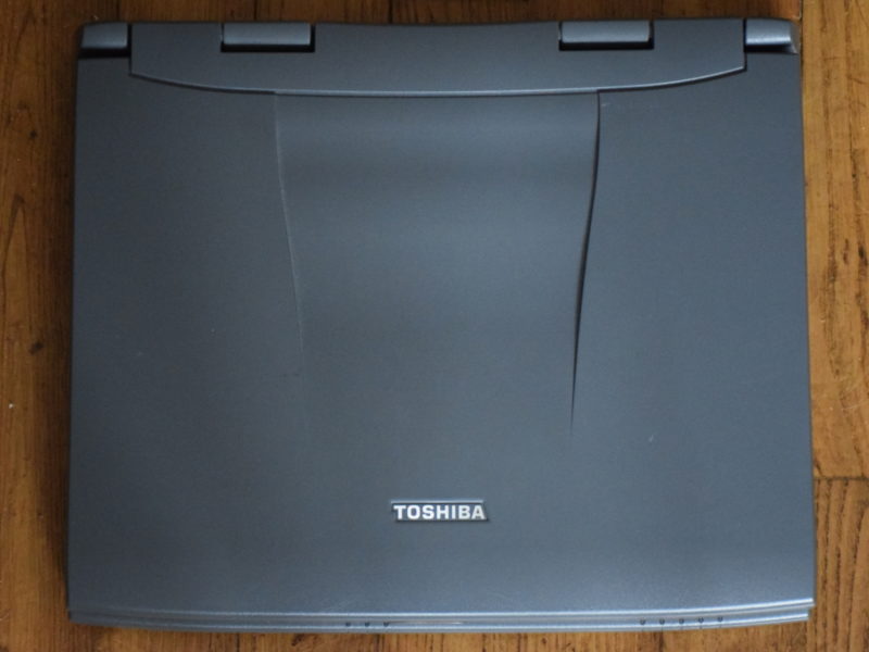 Toshiba Satellite 2100CDS - dessus