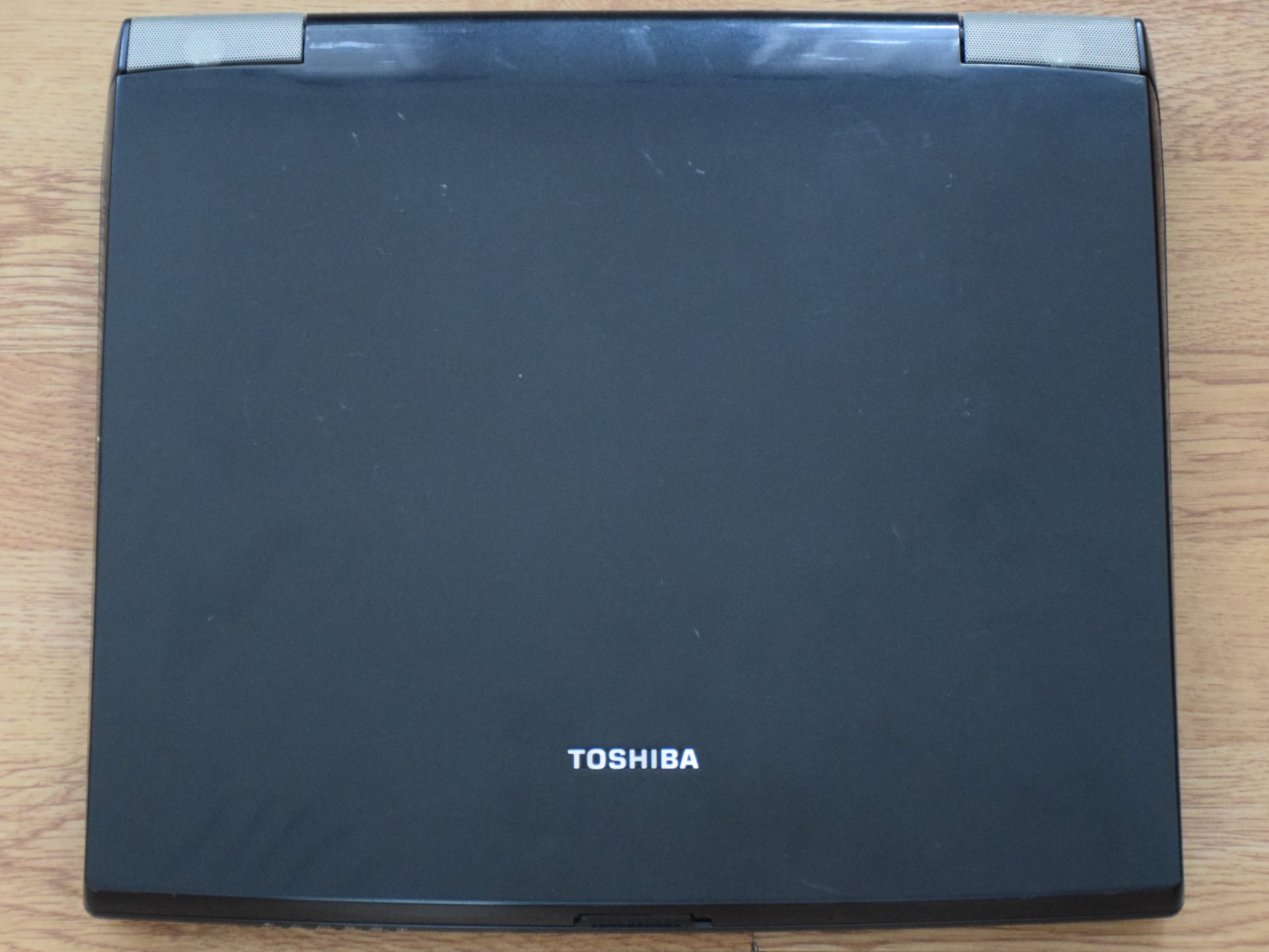 Toshiba Satellite Pro M10 - Dessus