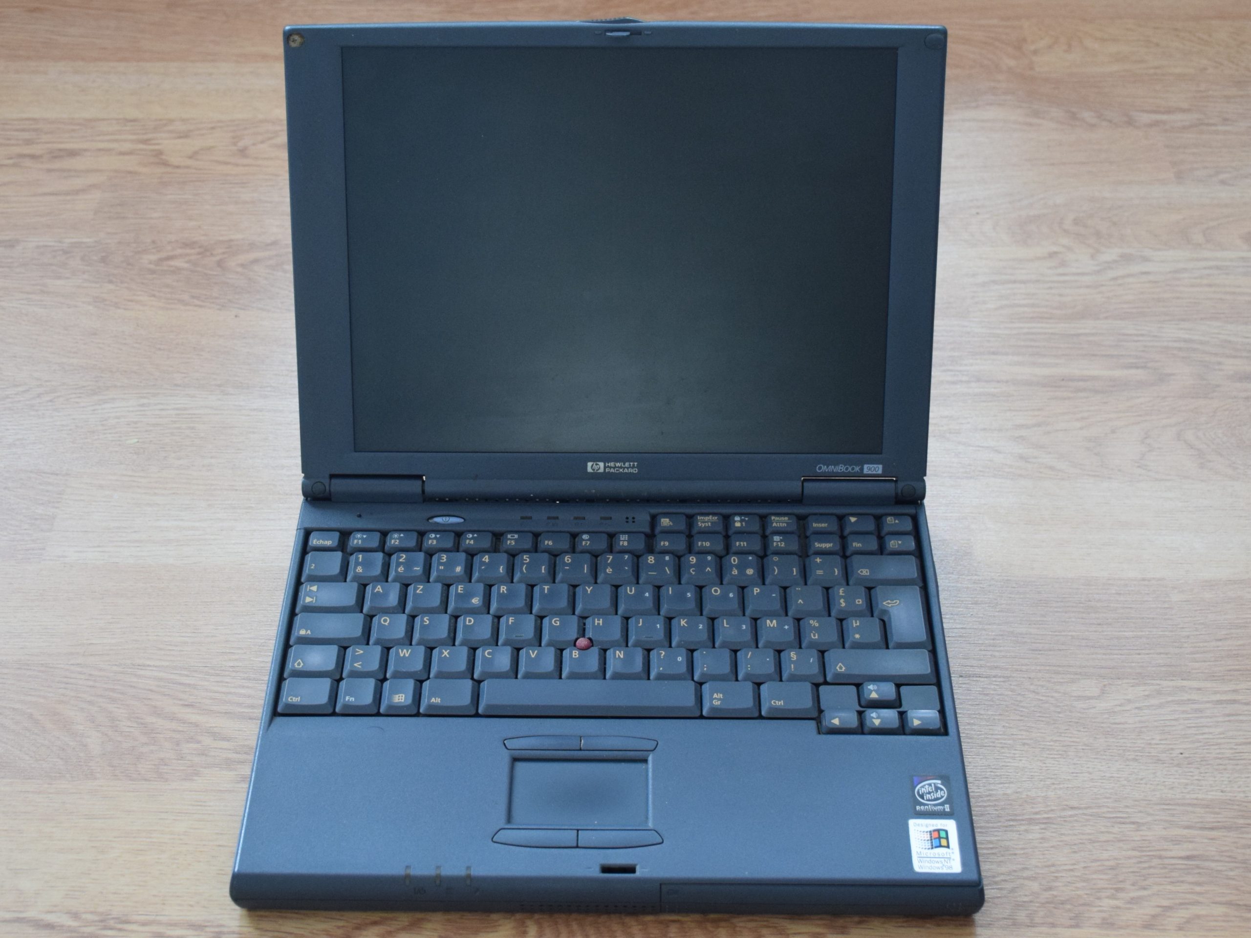 HP OmniBook 900 - face