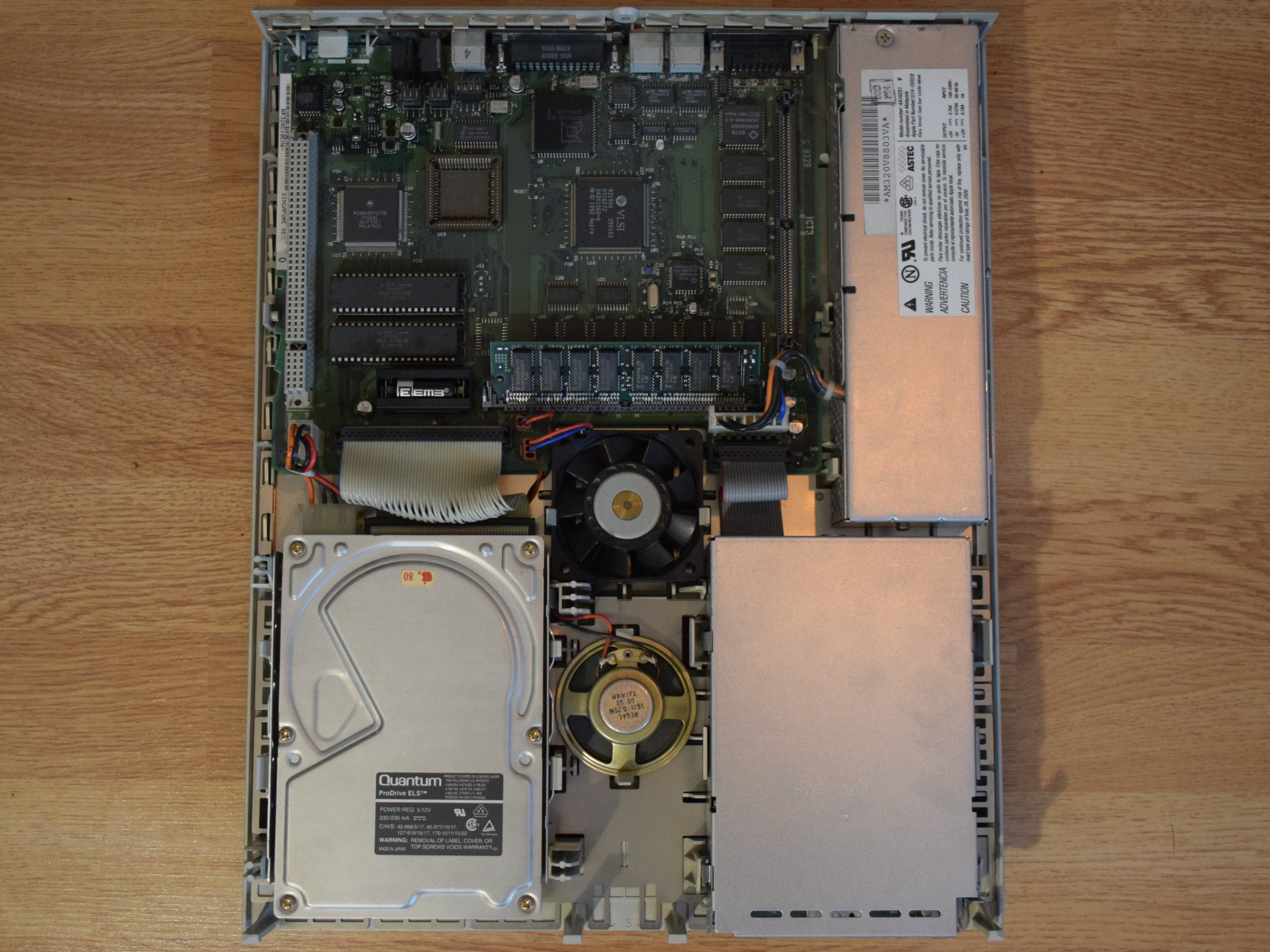 Macintosh LC III - intérieur